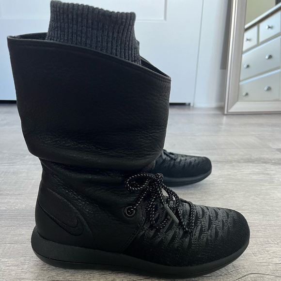 Black Nike Roshe Two Hi Flyknit - Picture 3 of 4